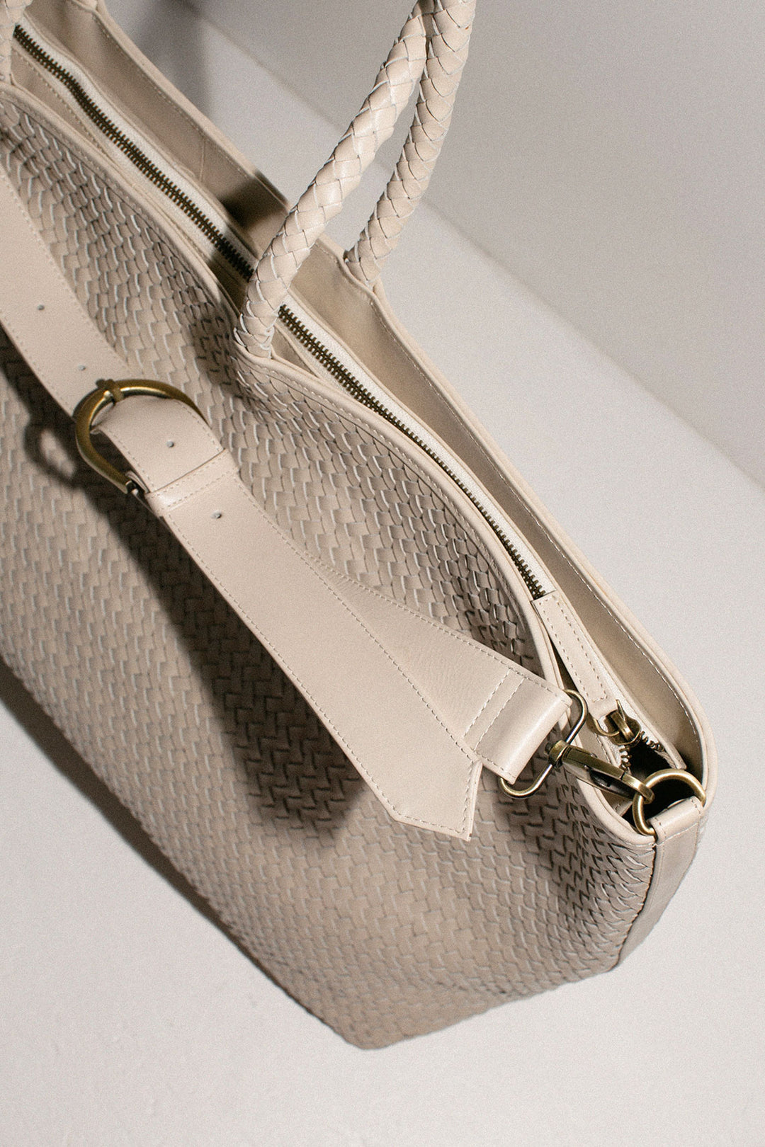 Bembien - Cream Woven Le Traveler – BONA DRAG