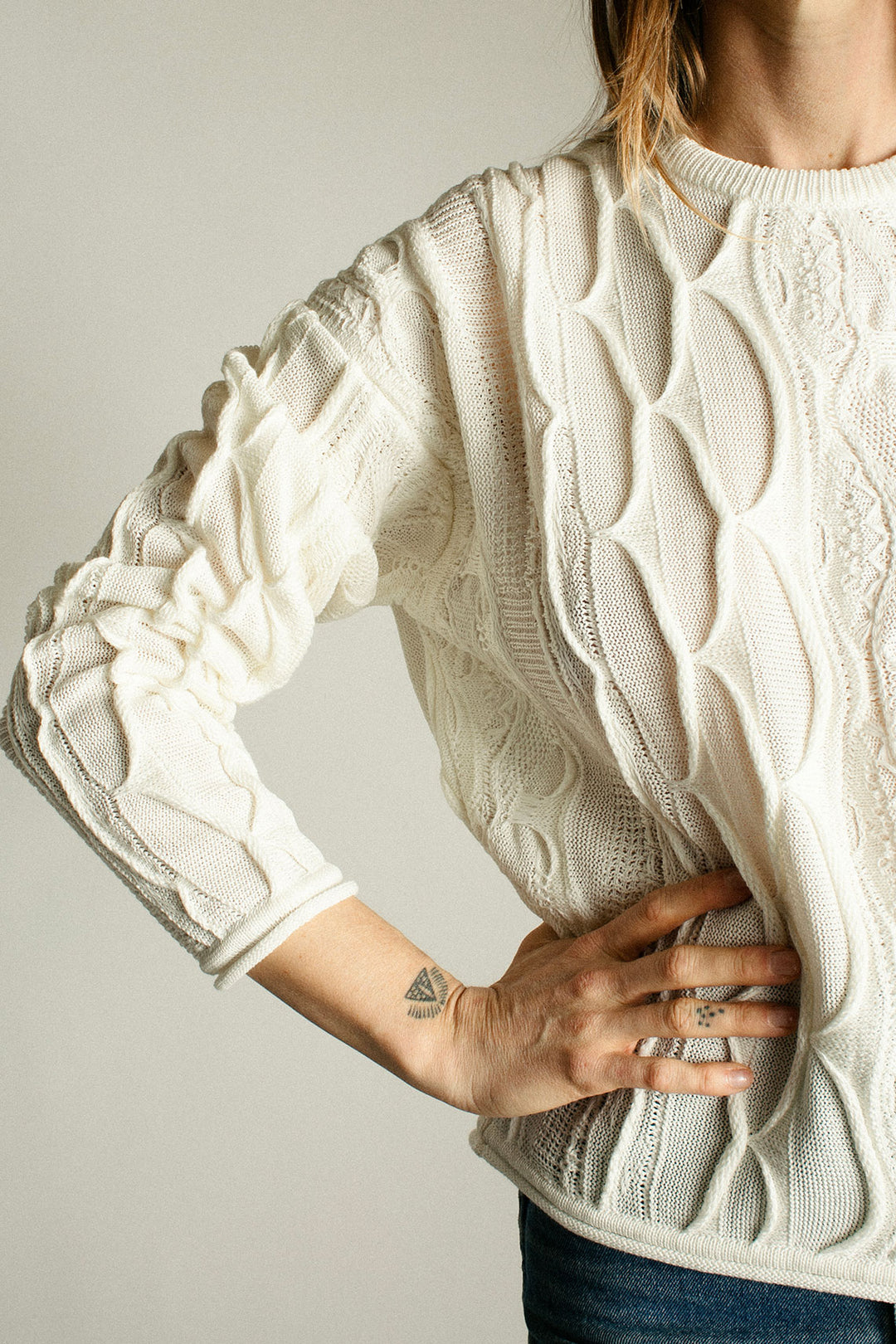 SALE 20% OFF - Black Crane - Ivory Cable Summer Knit Top – BONA DRAG