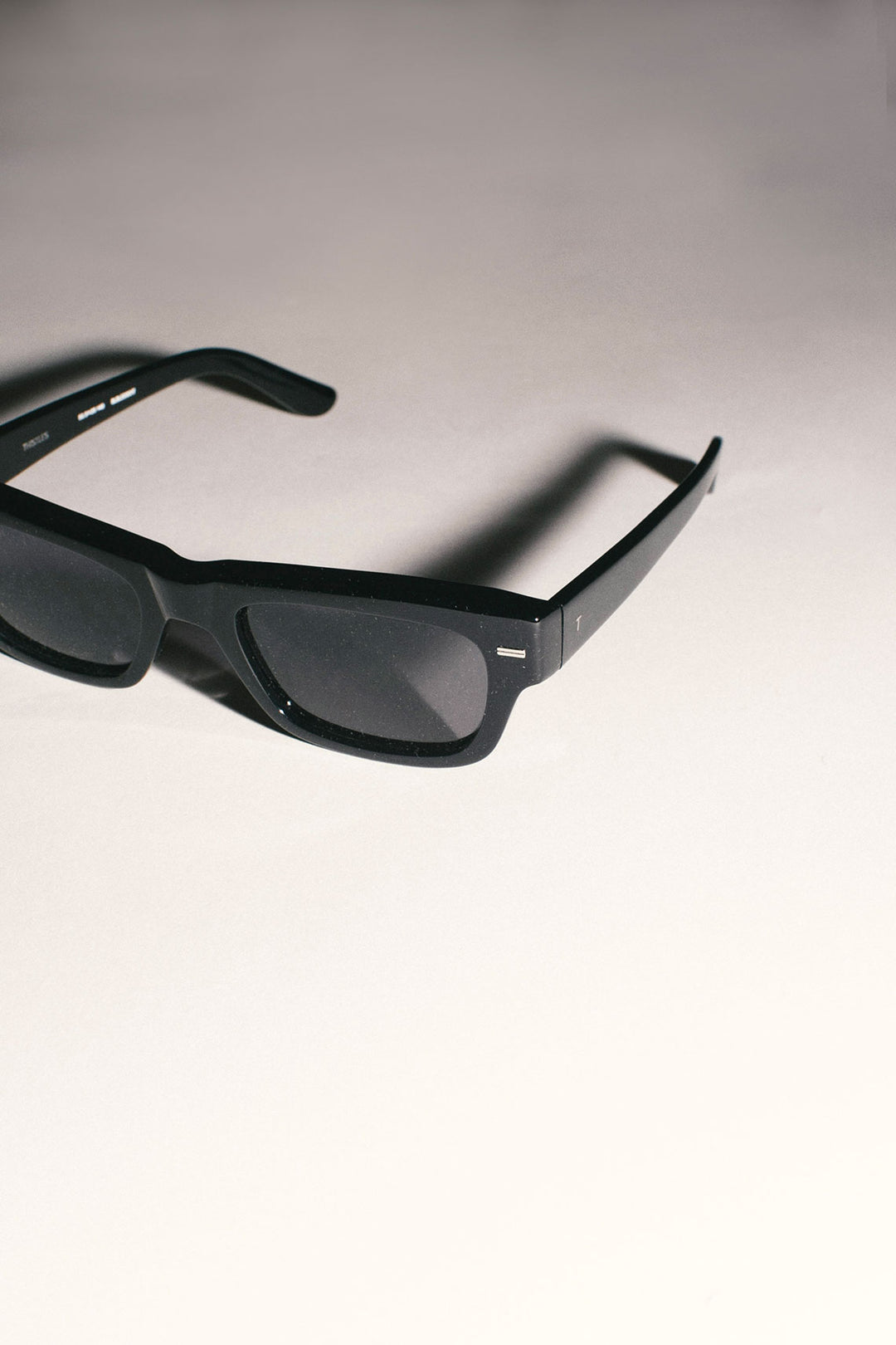 Thistles - Black on Black The Jack – BONA DRAG