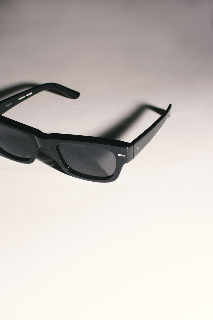 Thistles - Black on Black The Jack – BONA DRAG