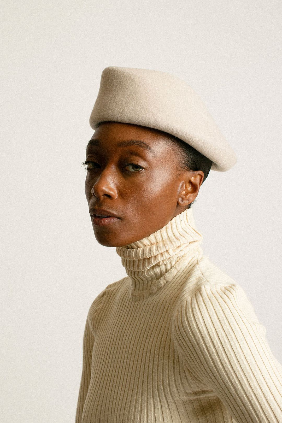 ClydeAlabasterSazyBeret_3_1080