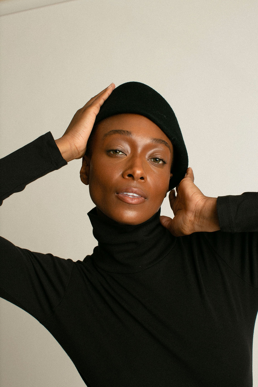 ClydeBlackSazyBeret_2_1080x.