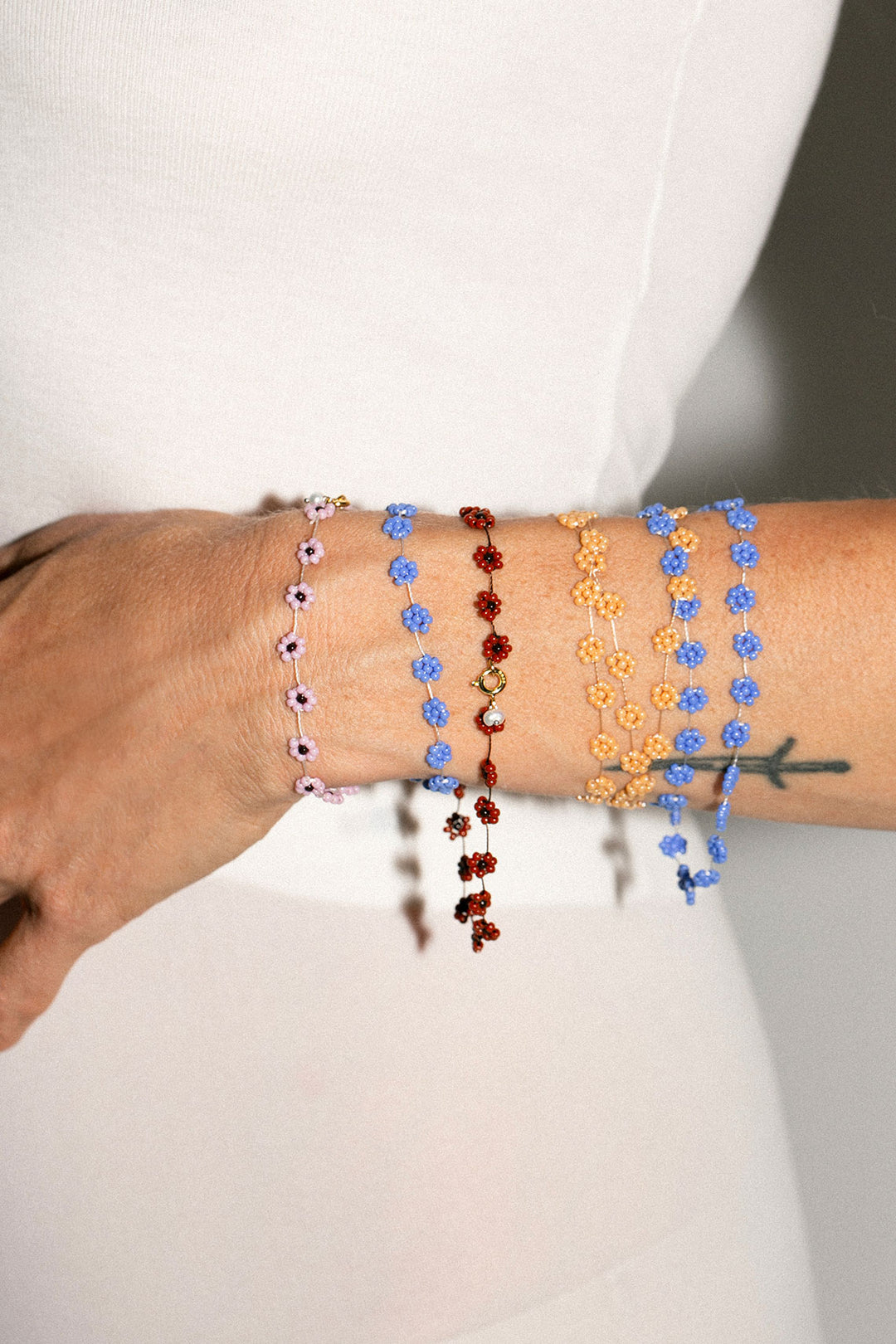 LABRO - Lilac Flower Bracelet  – BONA DRAG