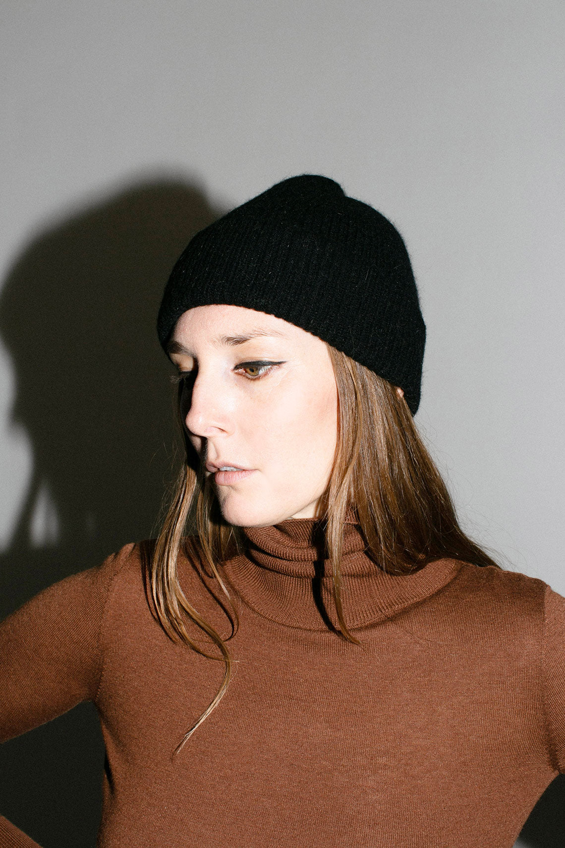 Onyx Cashmere Bea Beanie