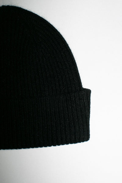 Onyx Cashmere Bea Beanie