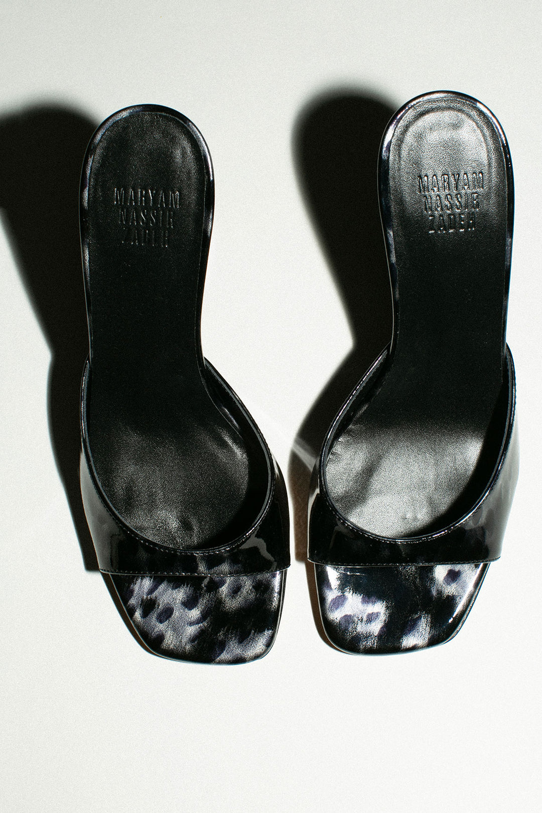 PIDE チョウ! ビガンキ 007 BLACK Women's D-Amber-Wedge sandals in lizard-effect leather | Black