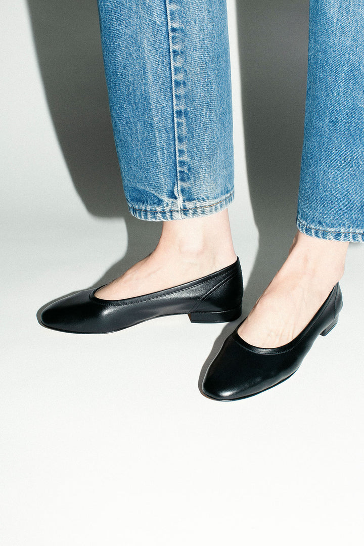 MaryamNassirZadehBlackCalfSera