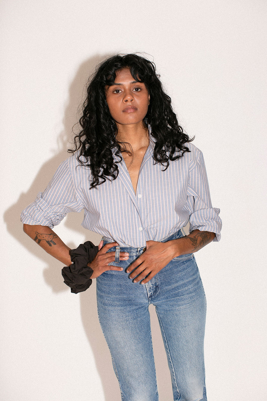 MARYAM NASSIR ZADEH Camellia シュシュ Marine MARYAM NASSIR ZADEH Camellia シュシュ Marine