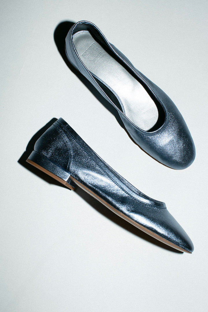 Maryam Nassir Zadeh - Metallic Spill Serafina Flat – BONA DRAG