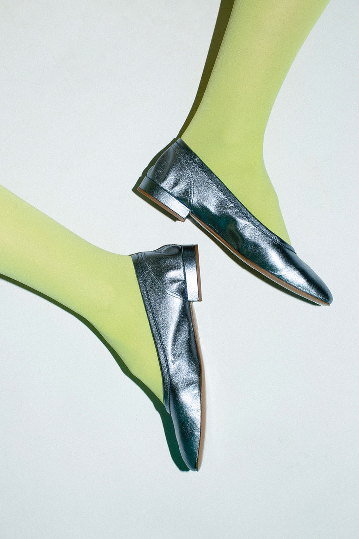 Maryam Nassir Zadeh - Metallic Spill Serafina Flat – BONA DRAG