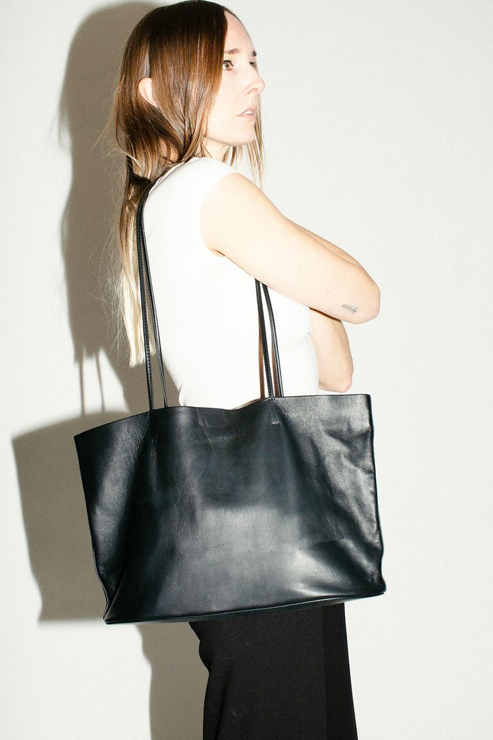 Modern Weaving - Black Large Relaxed Oval Tote – BONA DRAG