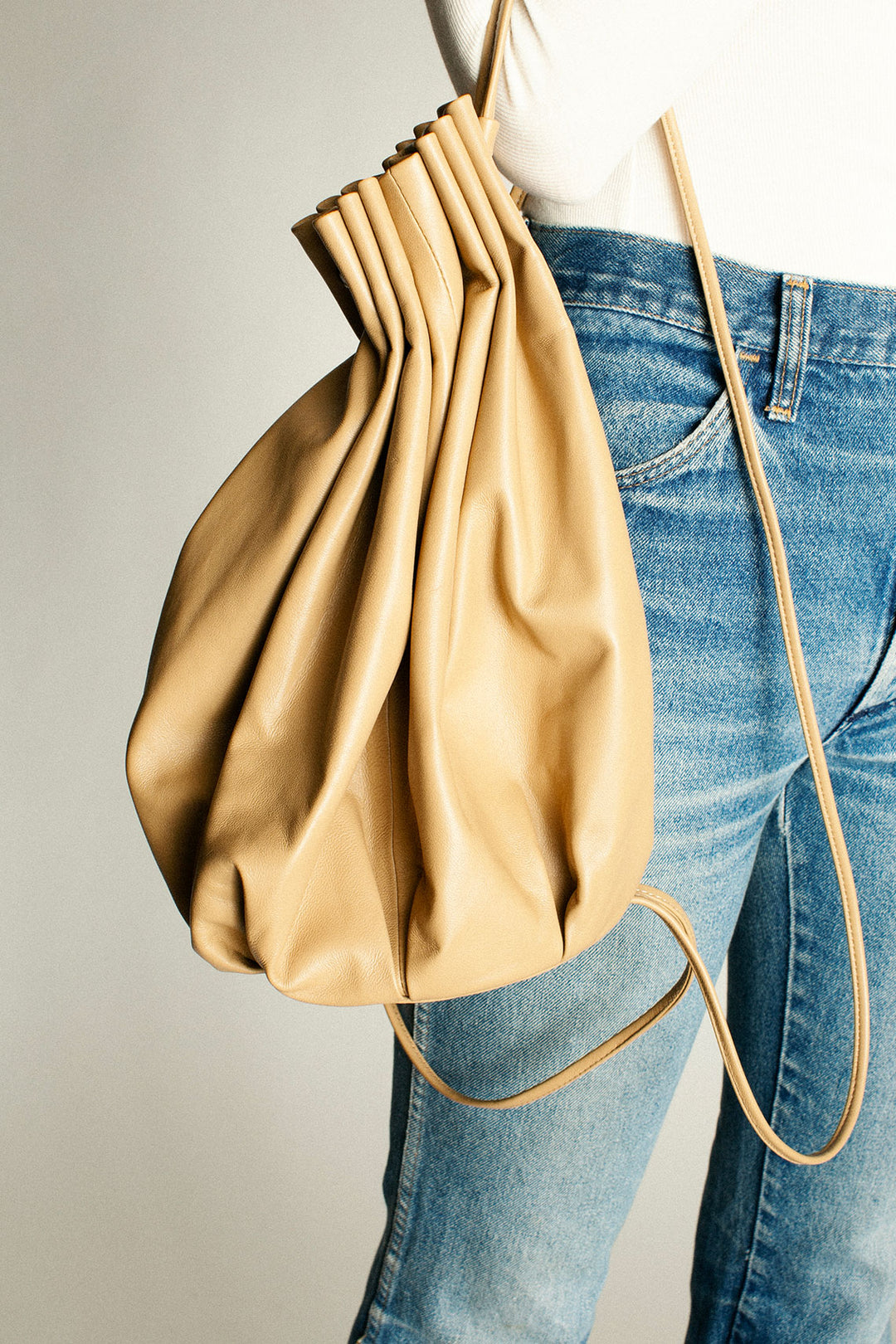Modern Weaving - Camel Pleated Balloon Bag – BONA DRAG