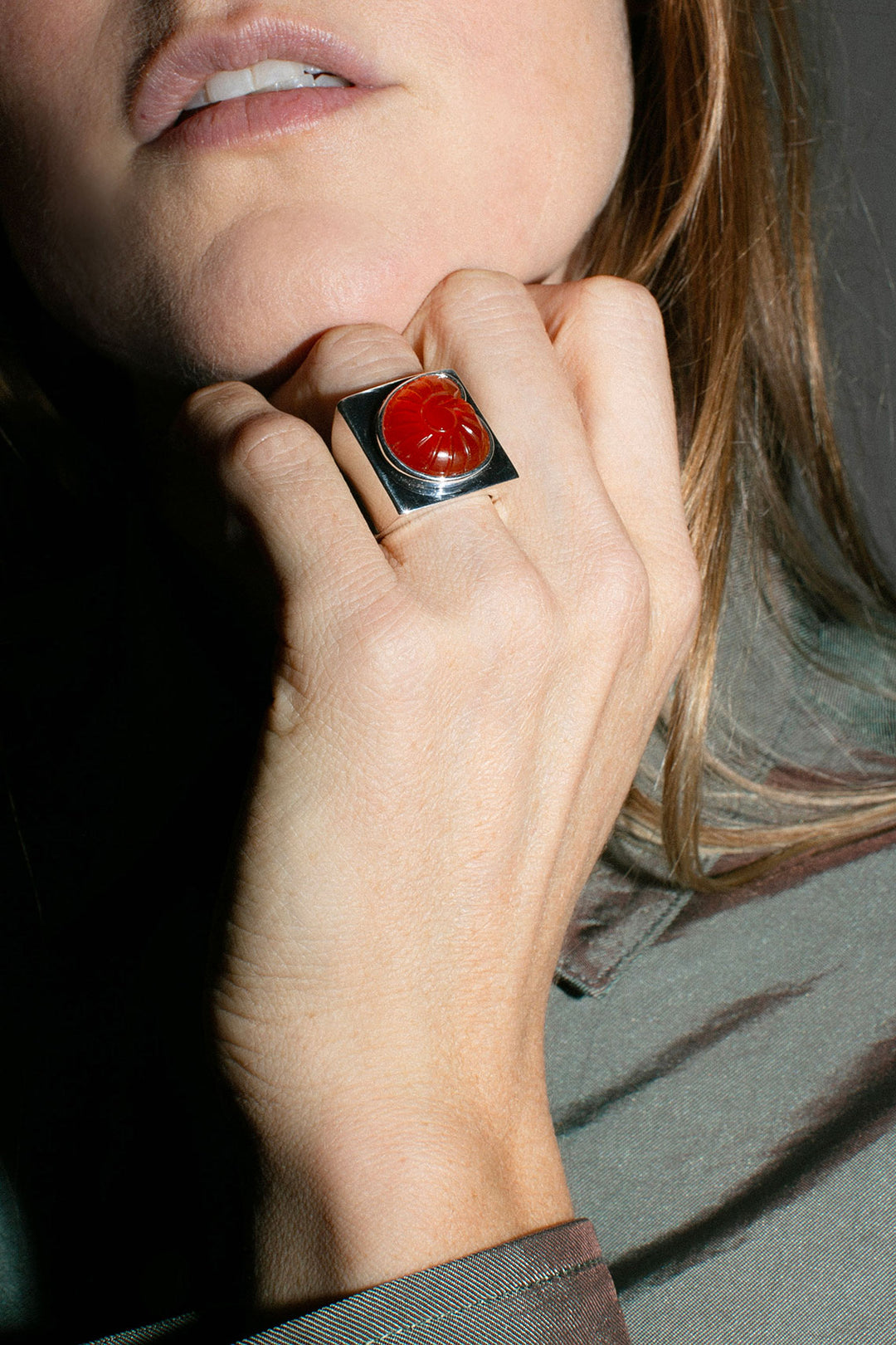 Nomia- Red Onyx Carved Shell Ring – BONA DRAG
