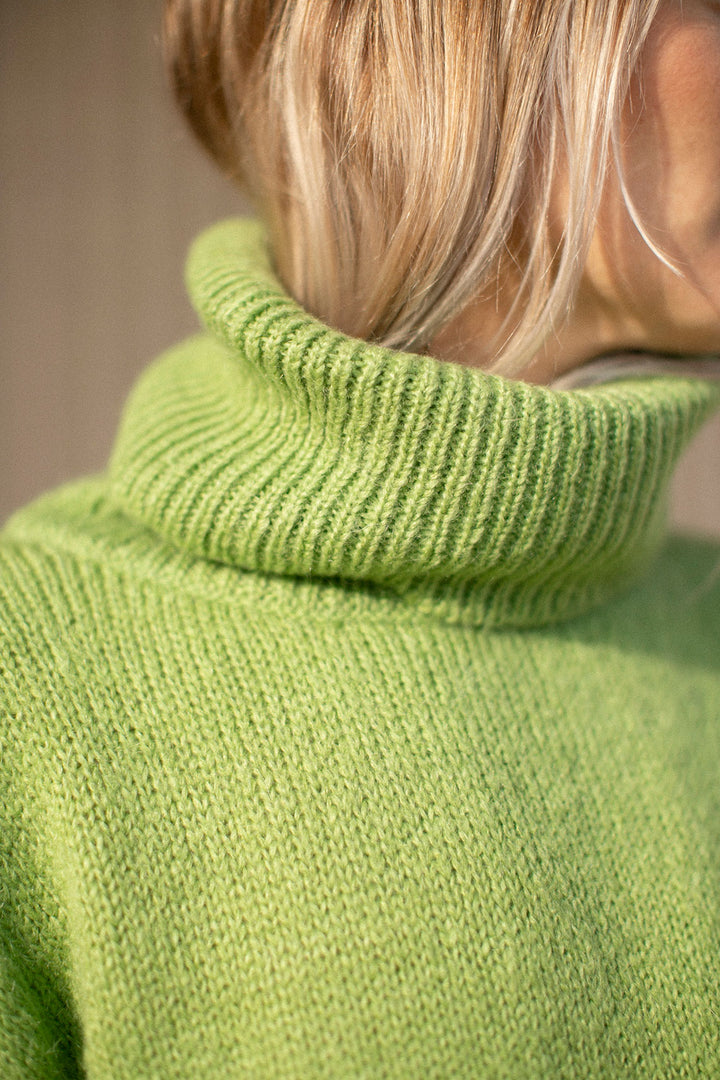 Rita Row - Green Calamity Sweater – BONA DRAG