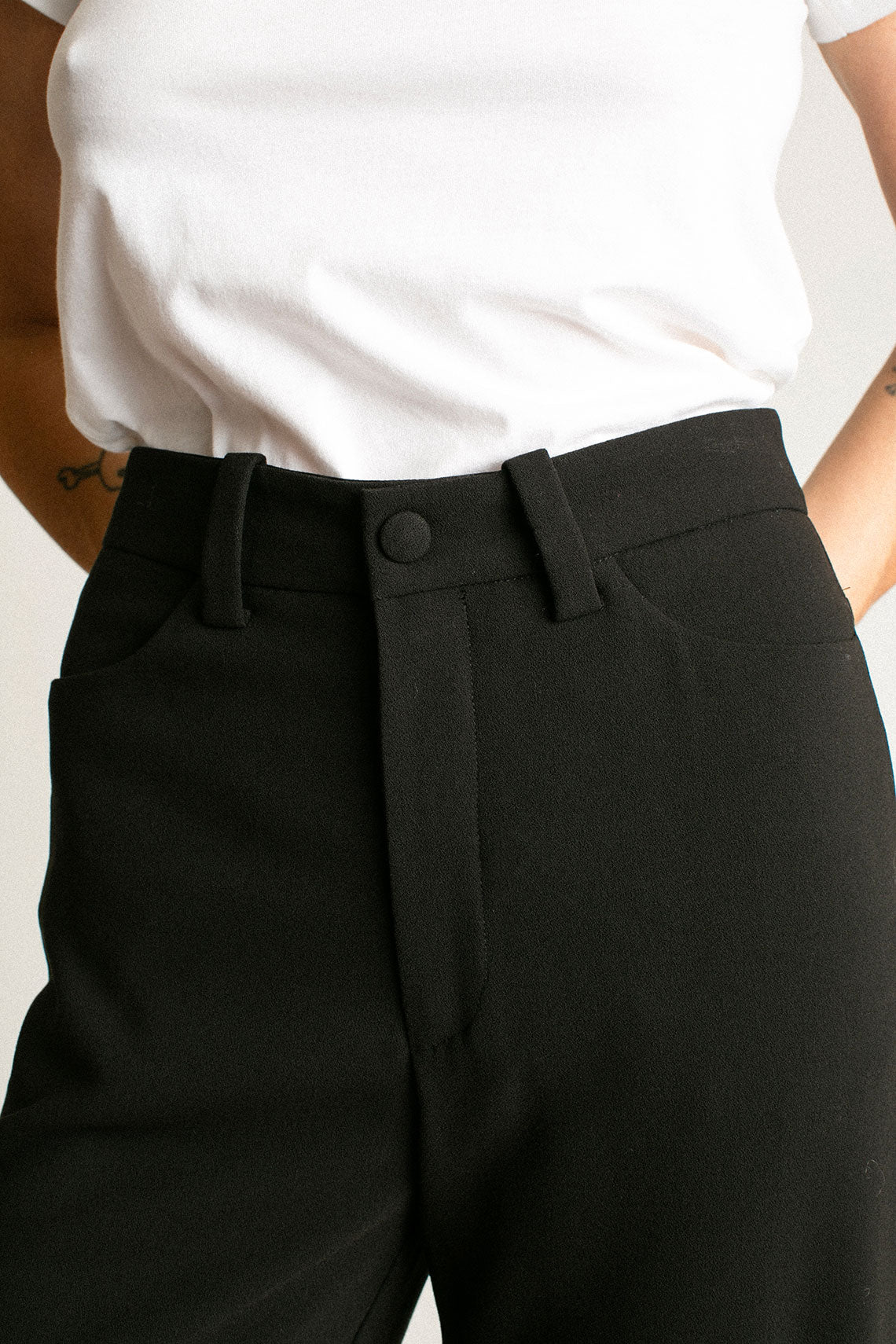 Black Drape Petiso Pant