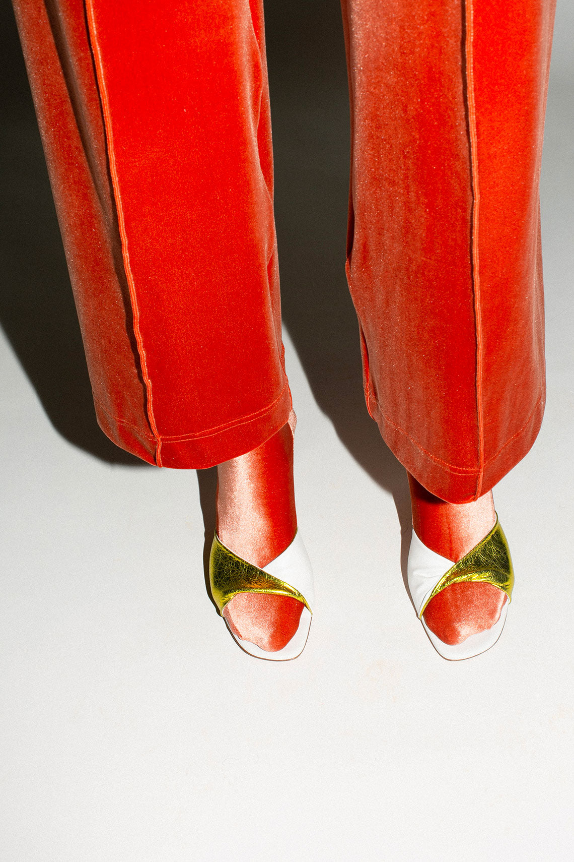 Amber Topstitch Velvet Pant