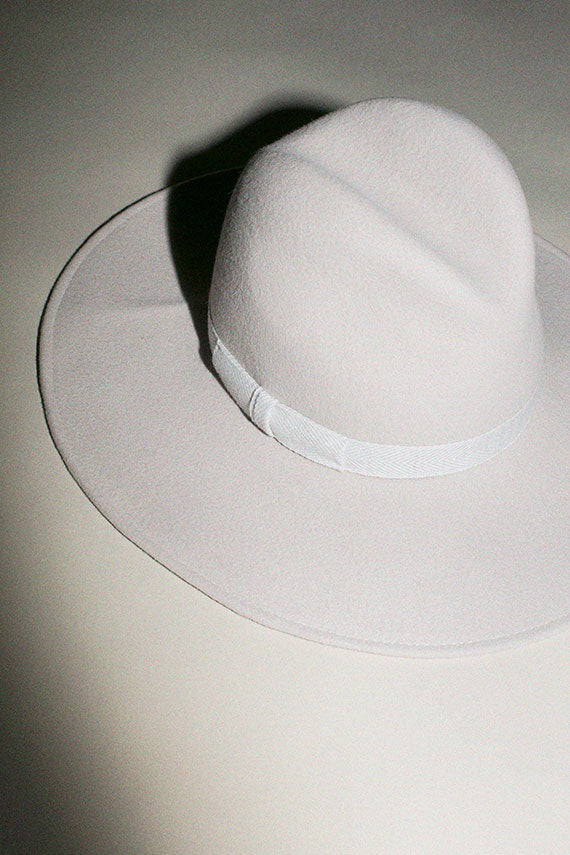 Yestadt - Alabaster Peaks Hat – BONA DRAG display picture 3