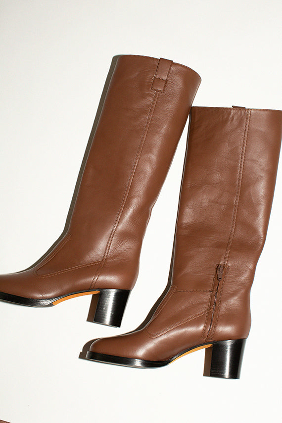 Block heel, round toe brown leather boots