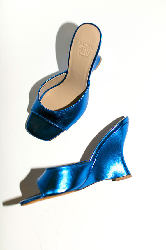 MNZ lideo wedge sandals in metallic blue