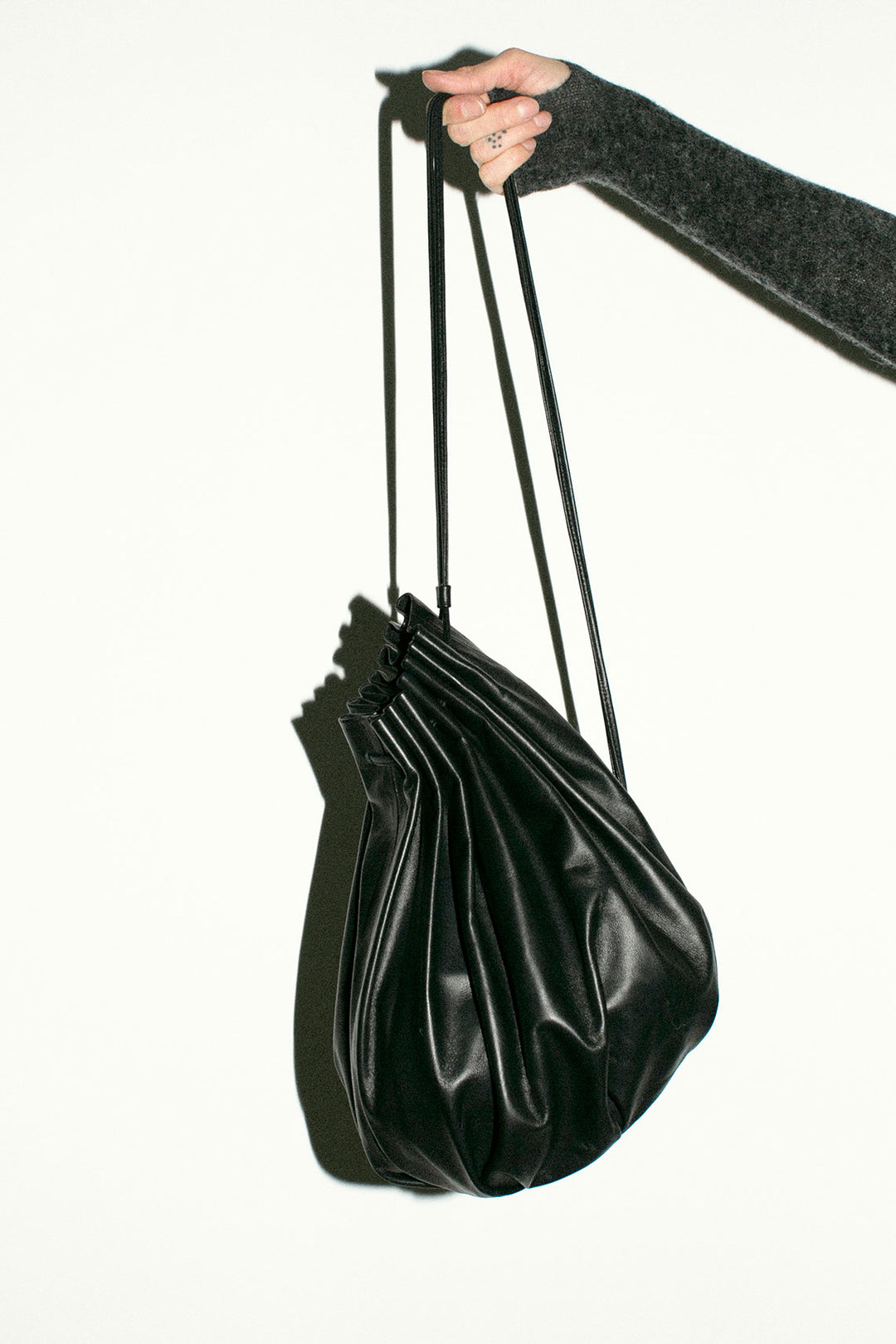 Modern Weaving - Black Pleated Balloon Crossbody – BONA DRAG
