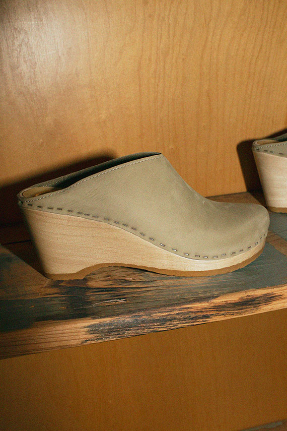 Suede leather platform clogs, No.6 shoes