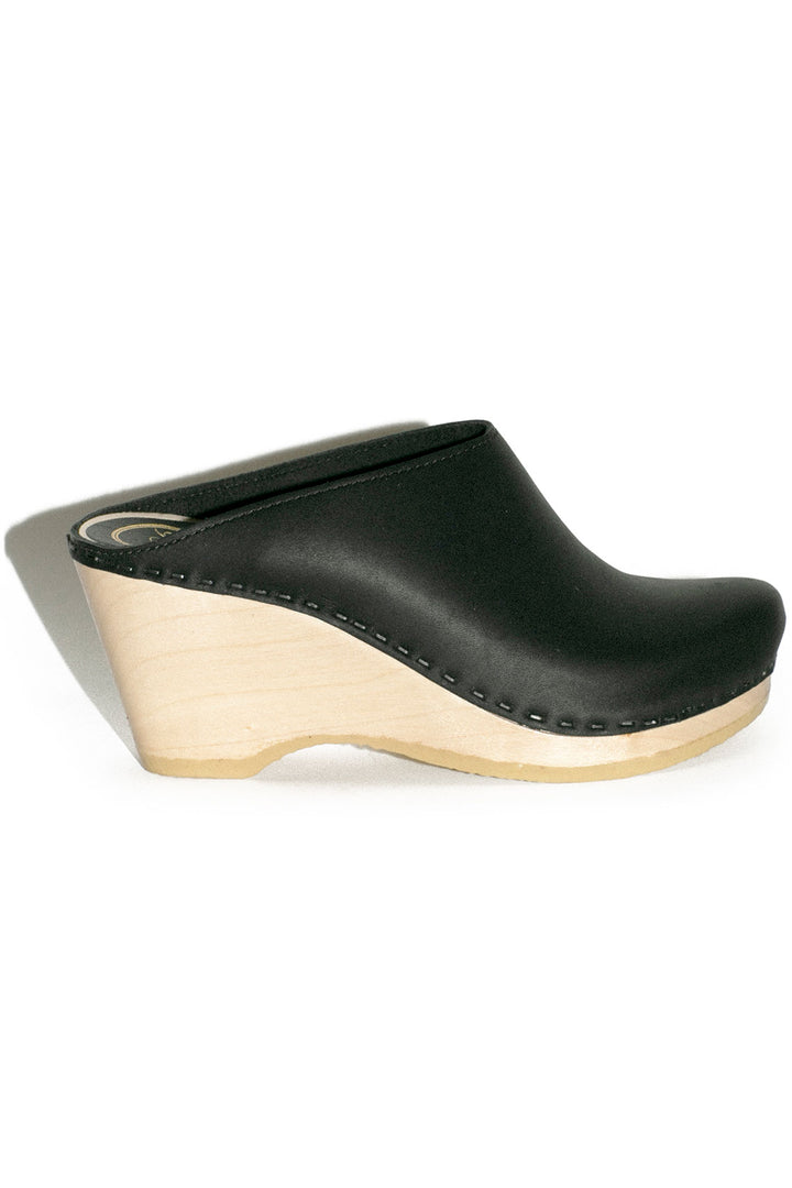 No 6 clogs black deals